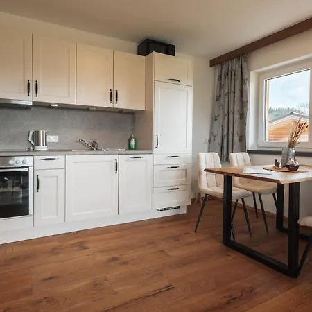 Koenigsblick Poppler Apartment Hopferau